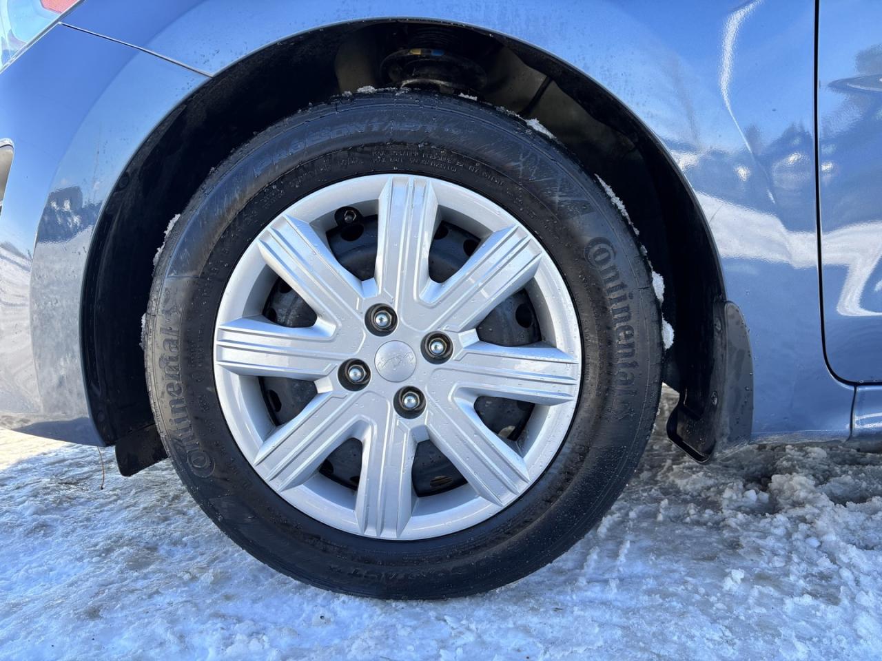 2023 Kia Rio5 LX Photo