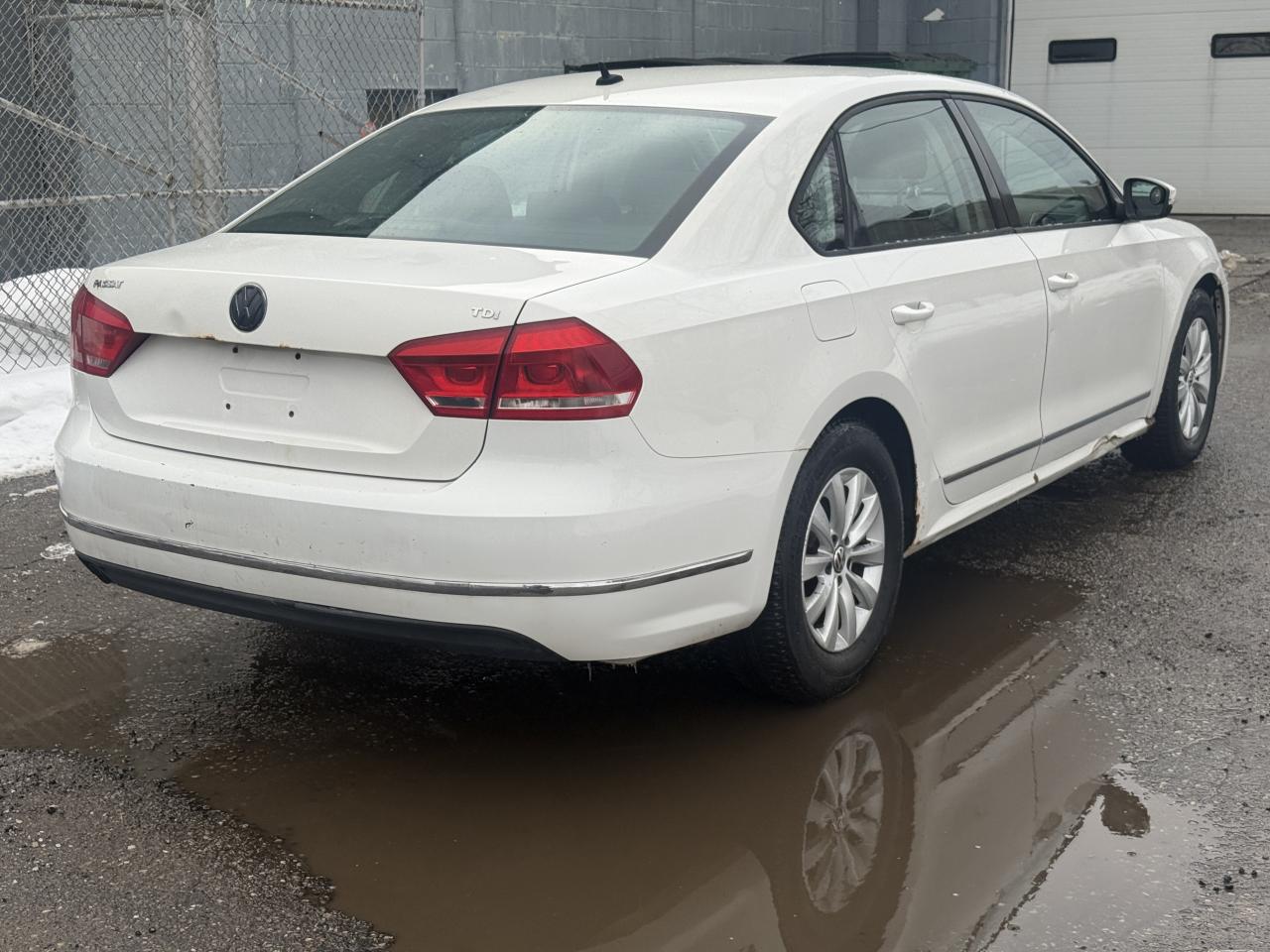 2013 Volkswagen Passat Trendline Photo