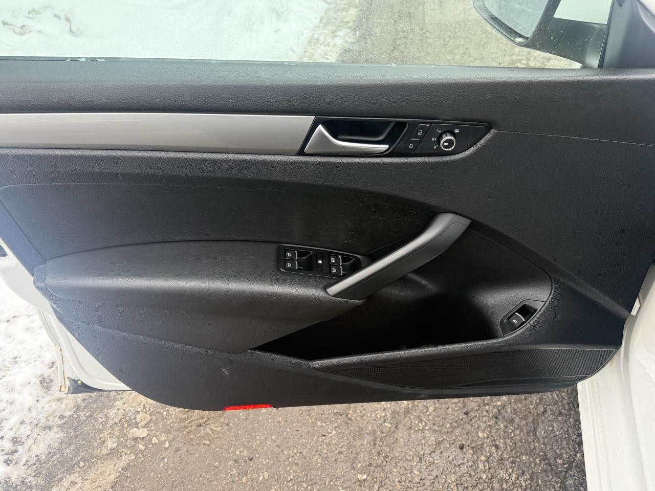 2013 Volkswagen Passat Trendline Photo