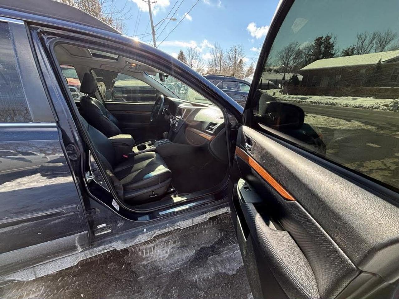 2013 Subaru Outback 3.6R w/Limited Pkg - Photo #16