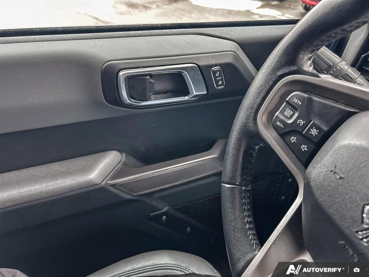 2022 Ford Bronco Black Diamond V6 BLACK DIAMOND EDITION LOW KMS!! Photo