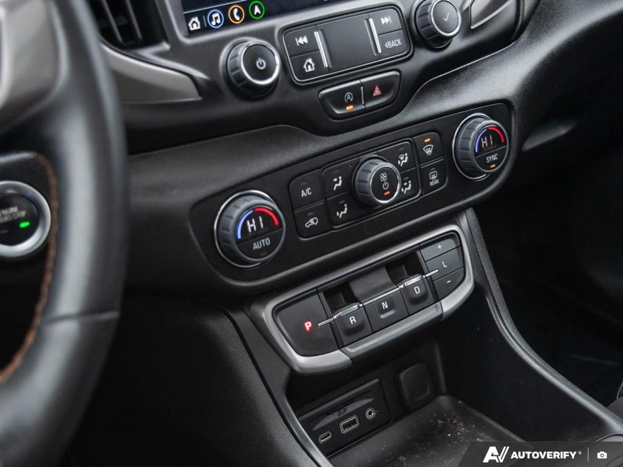 2023 GMC Terrain AT4 Photo