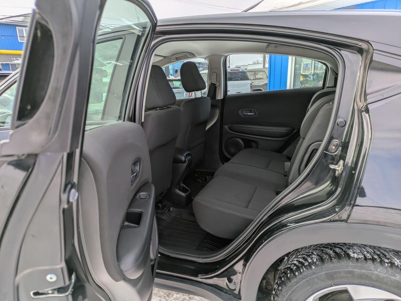 2018 Honda HR-V LX 2WD CVT Photo