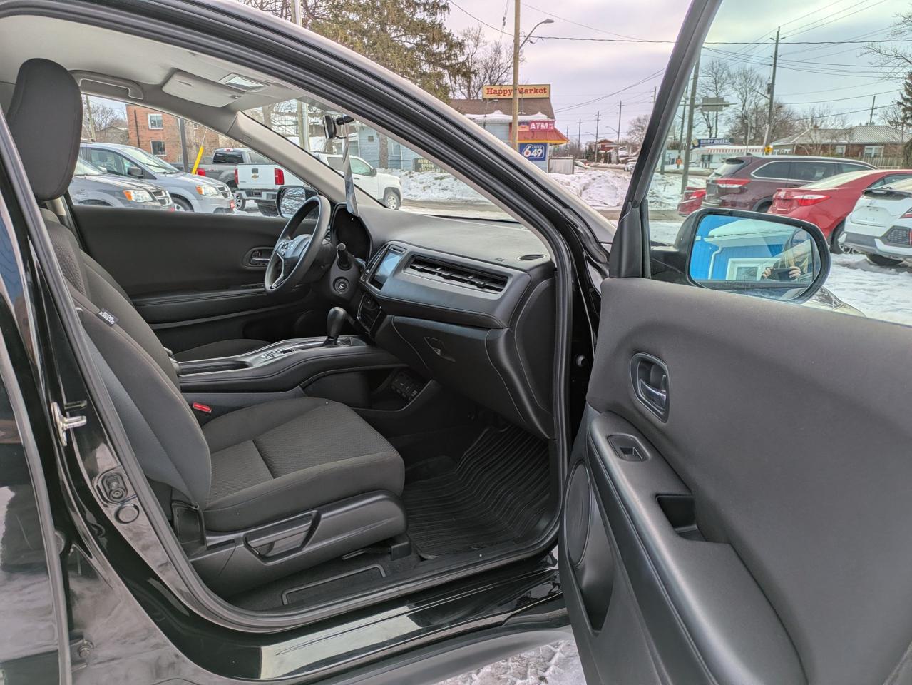 2018 Honda HR-V LX 2WD CVT Photo