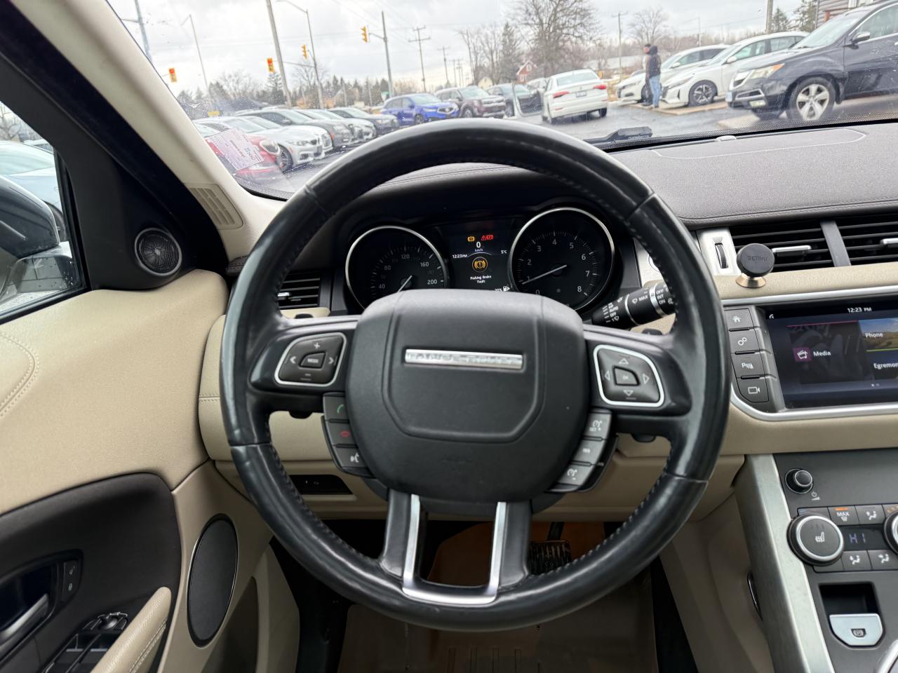 2017 Land Rover Range Rover Evoque SE Photo