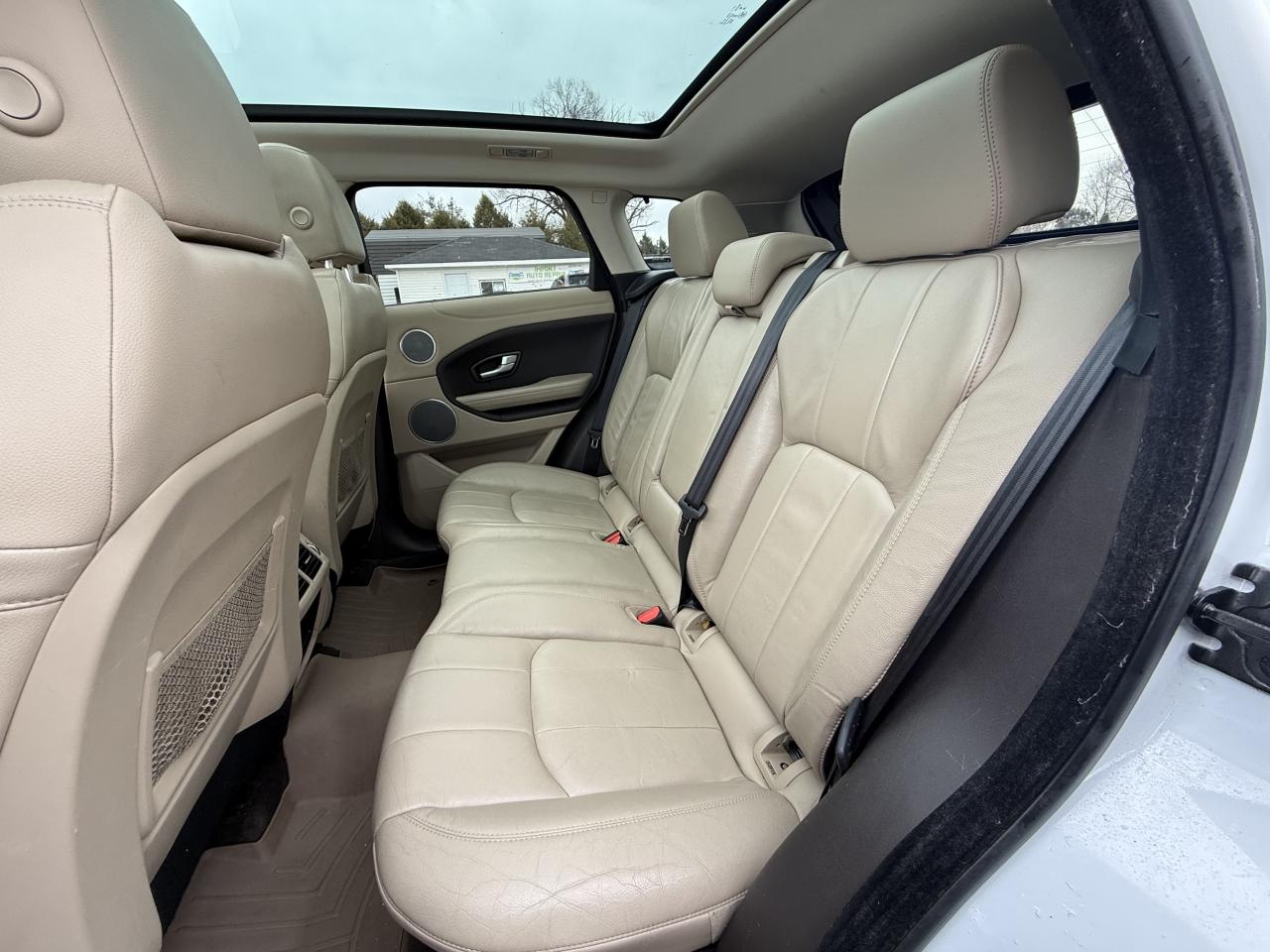 2017 Land Rover Range Rover Evoque SE Photo