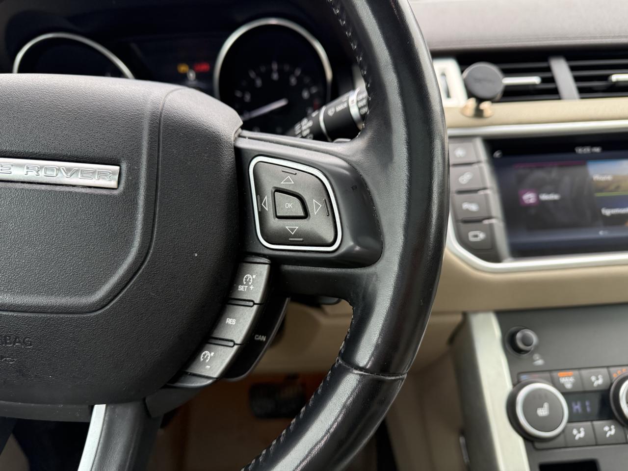 2017 Land Rover Range Rover Evoque SE Photo