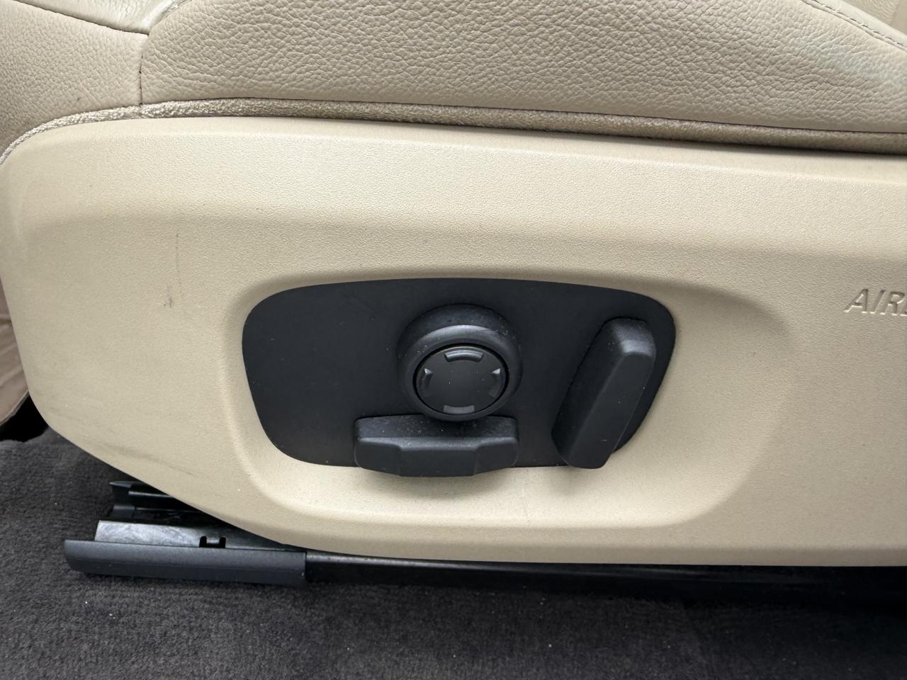 2017 Land Rover Range Rover Evoque SE Photo