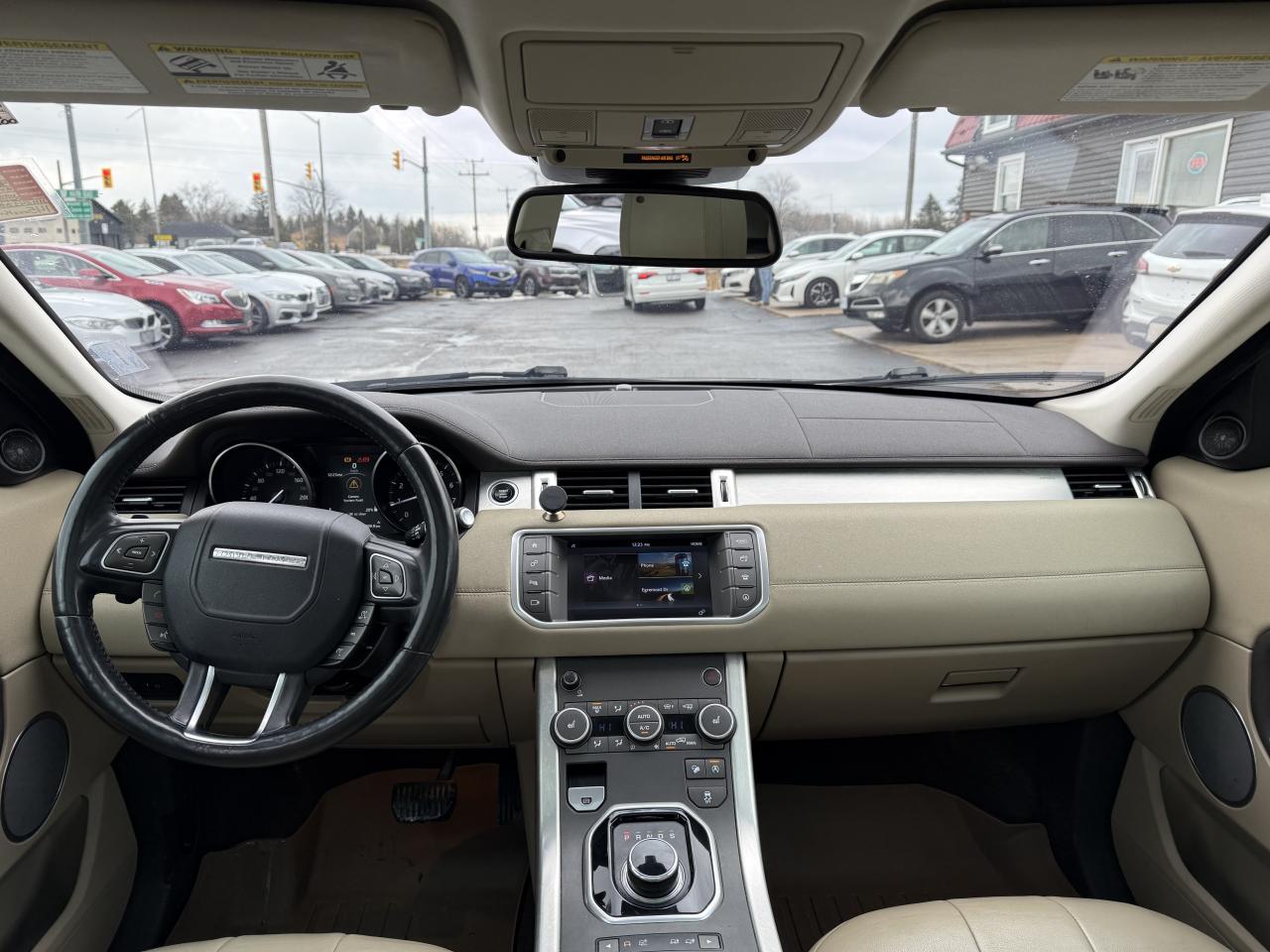 2017 Land Rover Range Rover Evoque SE Photo