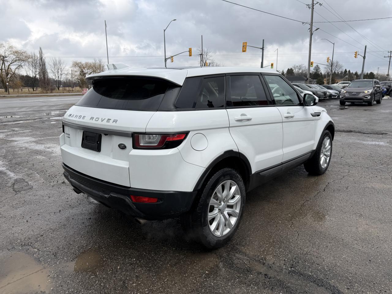 2017 Land Rover Range Rover Evoque SE Photo