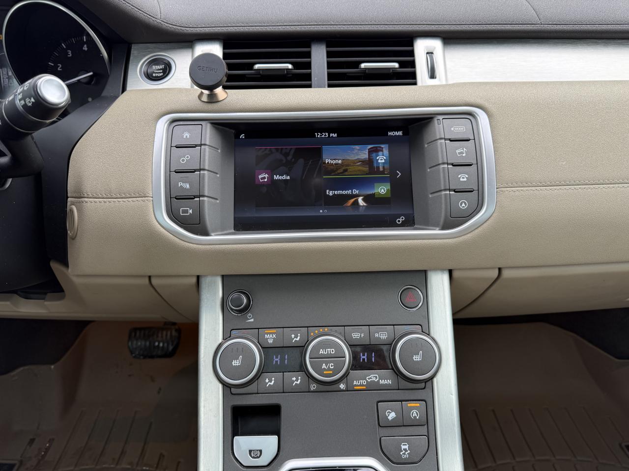 2017 Land Rover Range Rover Evoque SE Photo