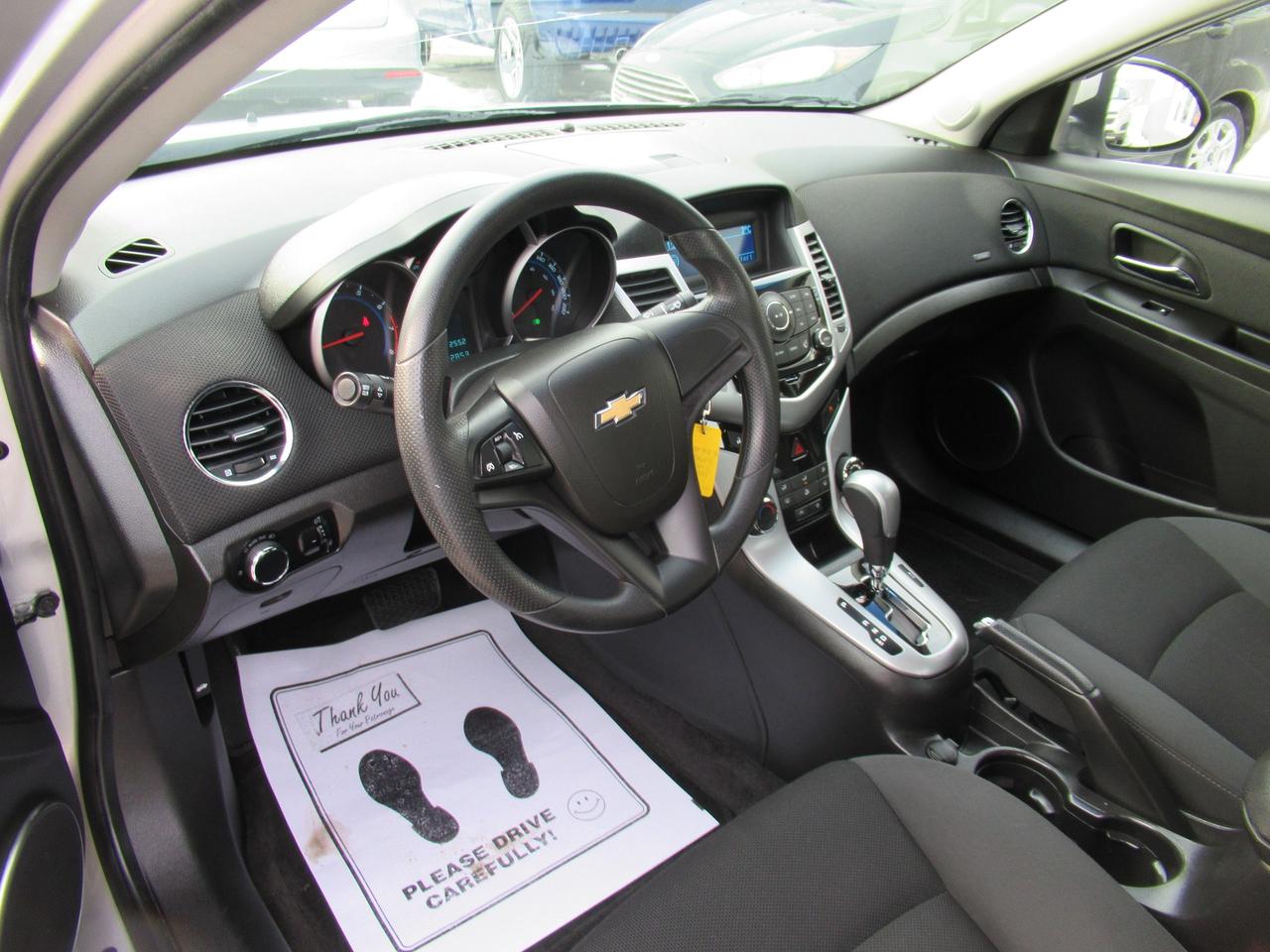 2011 Chevrolet Cruze LT Turbo w/1SA Photo3