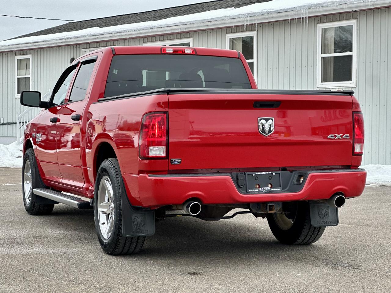 2021 RAM 1500 Classic EXPRESS Photo4