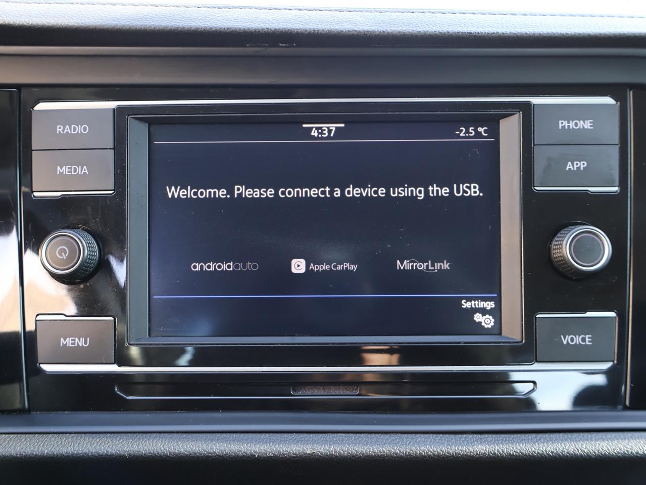 2024 Volkswagen Jetta TRENDLINE CERTIFIED *1 OWNER*ACCIDENT FREE* CAMERA BLUETOOTH HEATED SEATS CRUISE ALLOYS Photo