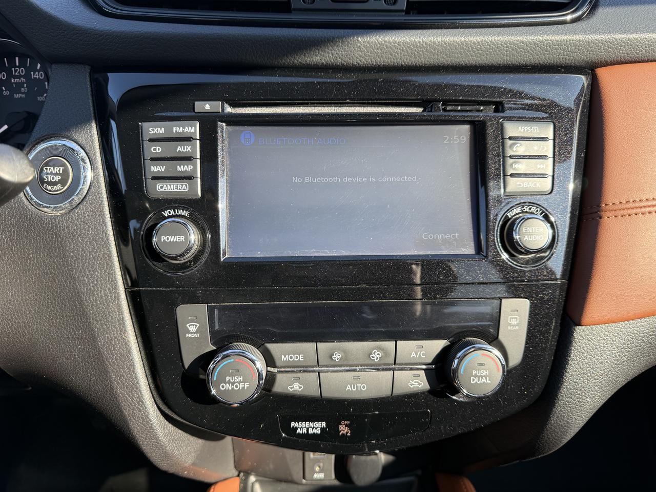 2017 Nissan Rogue SL Platinum AWD Photo