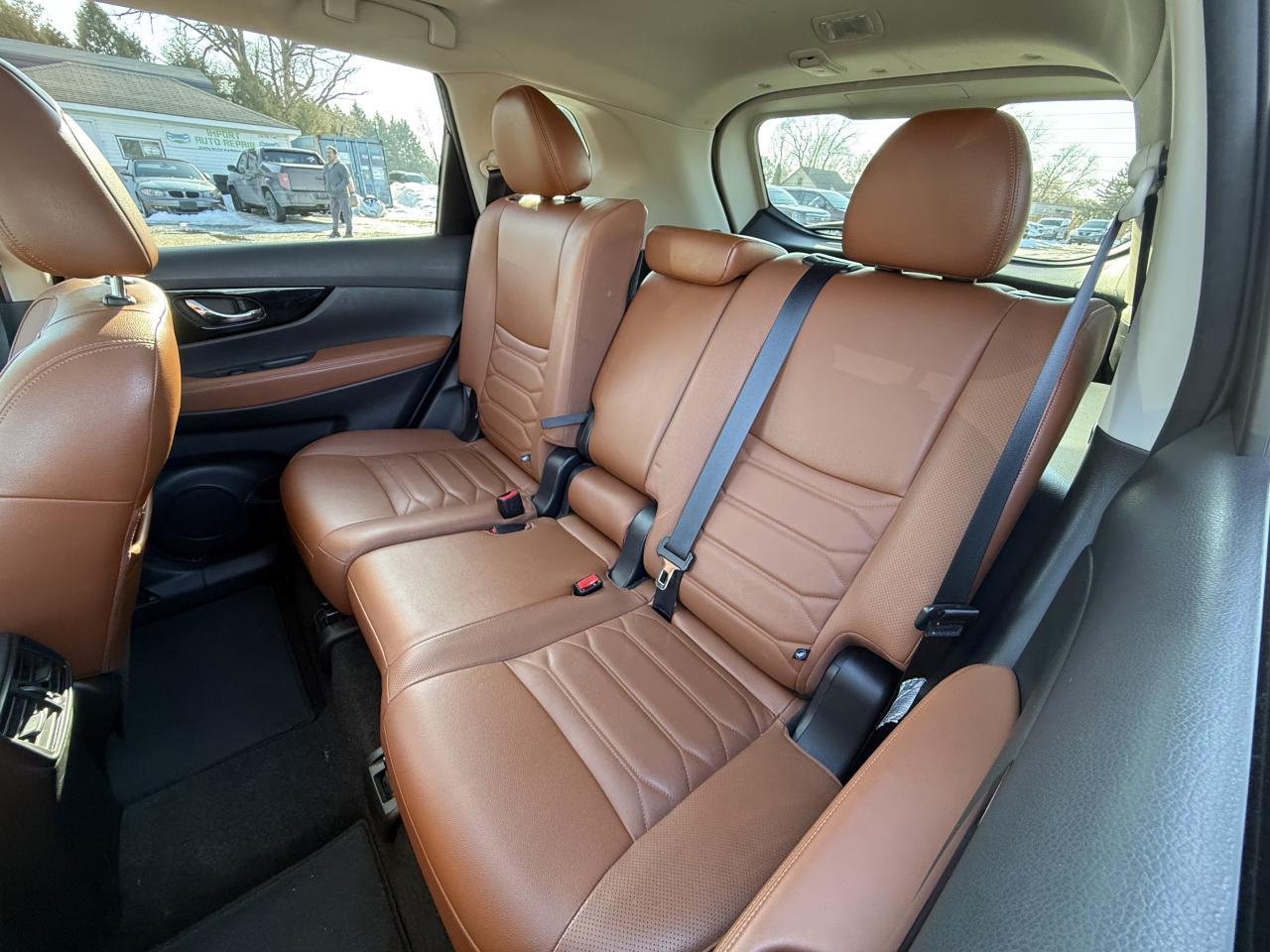 2017 Nissan Rogue SL Platinum AWD Photo