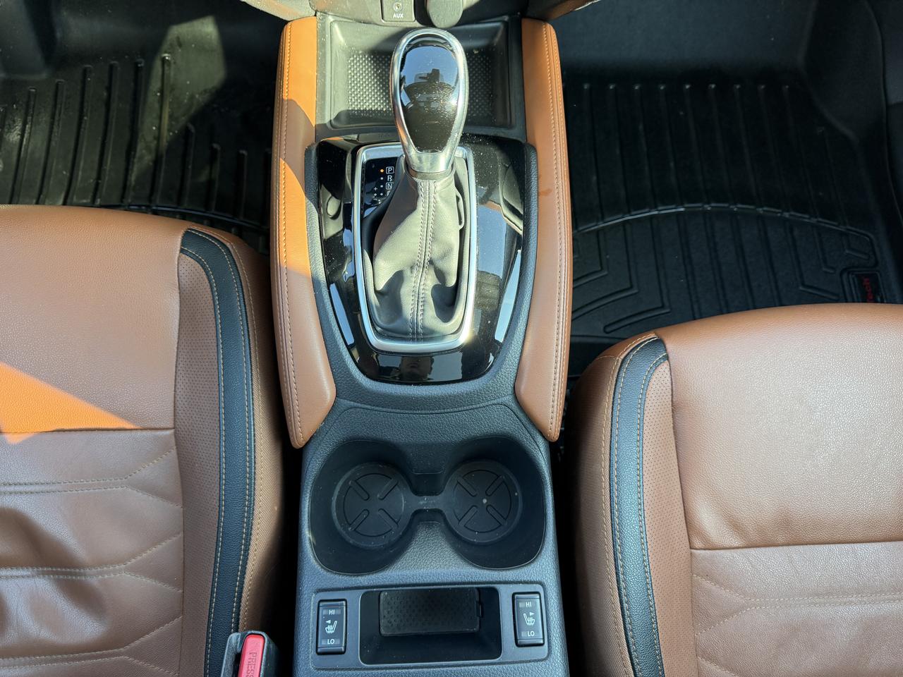 2017 Nissan Rogue SL Platinum AWD Photo