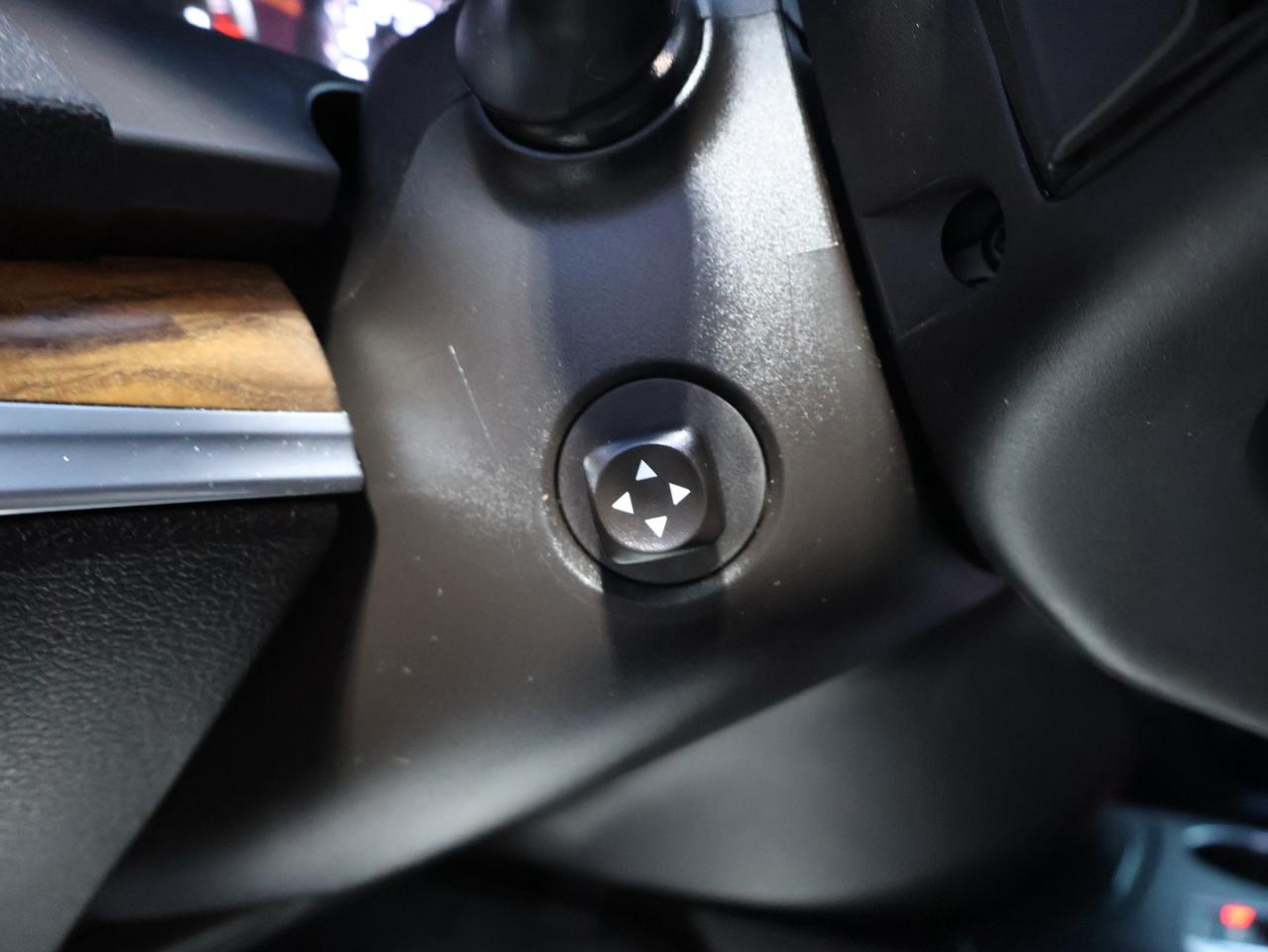 2018 Acura MDX 3.5L V6 SH-AWD w/Advance Package 360 CAMERA NAV DVD BLUETOOTH DVD LEATHER HEATED SEATS SUNROOF CRUISE ALLOYS Photo