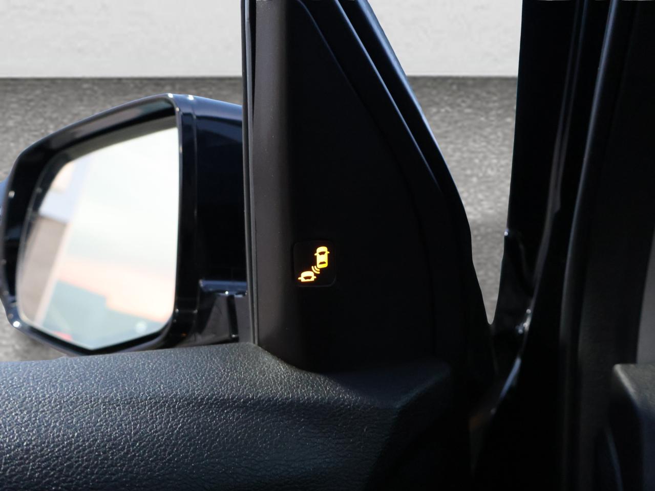 2018 Acura MDX 3.5L V6 SH-AWD w/Advance Package 360 CAMERA NAV DVD BLUETOOTH DVD LEATHER HEATED SEATS SUNROOF CRUISE ALLOYS Photo