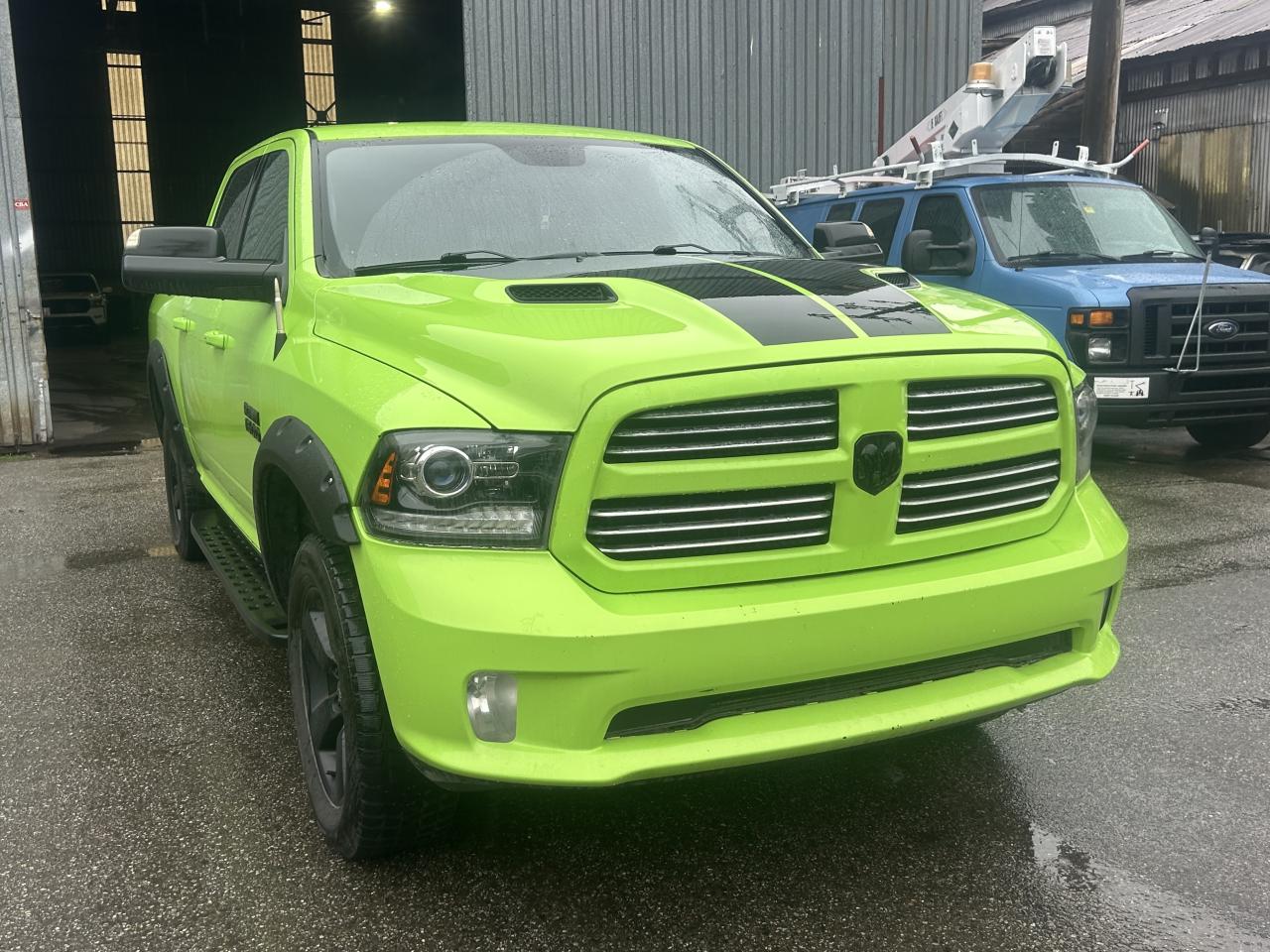 2017 RAM 1500 SPORT - Photo #4