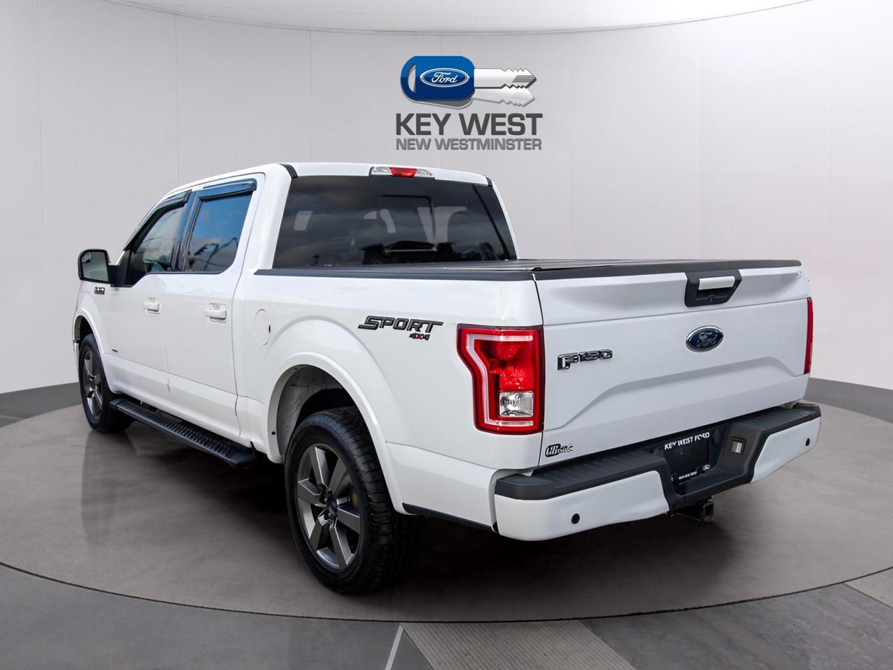 2016 Ford F-150 4WD SUPERCREW 145" XLT Photo2