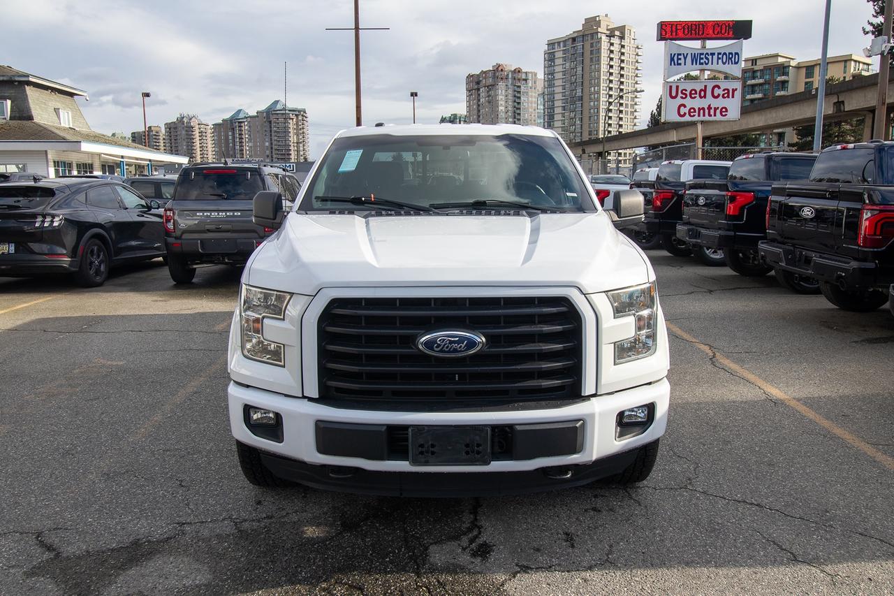 2016 Ford F-150 4WD SUPERCREW 145" XLT Photo2