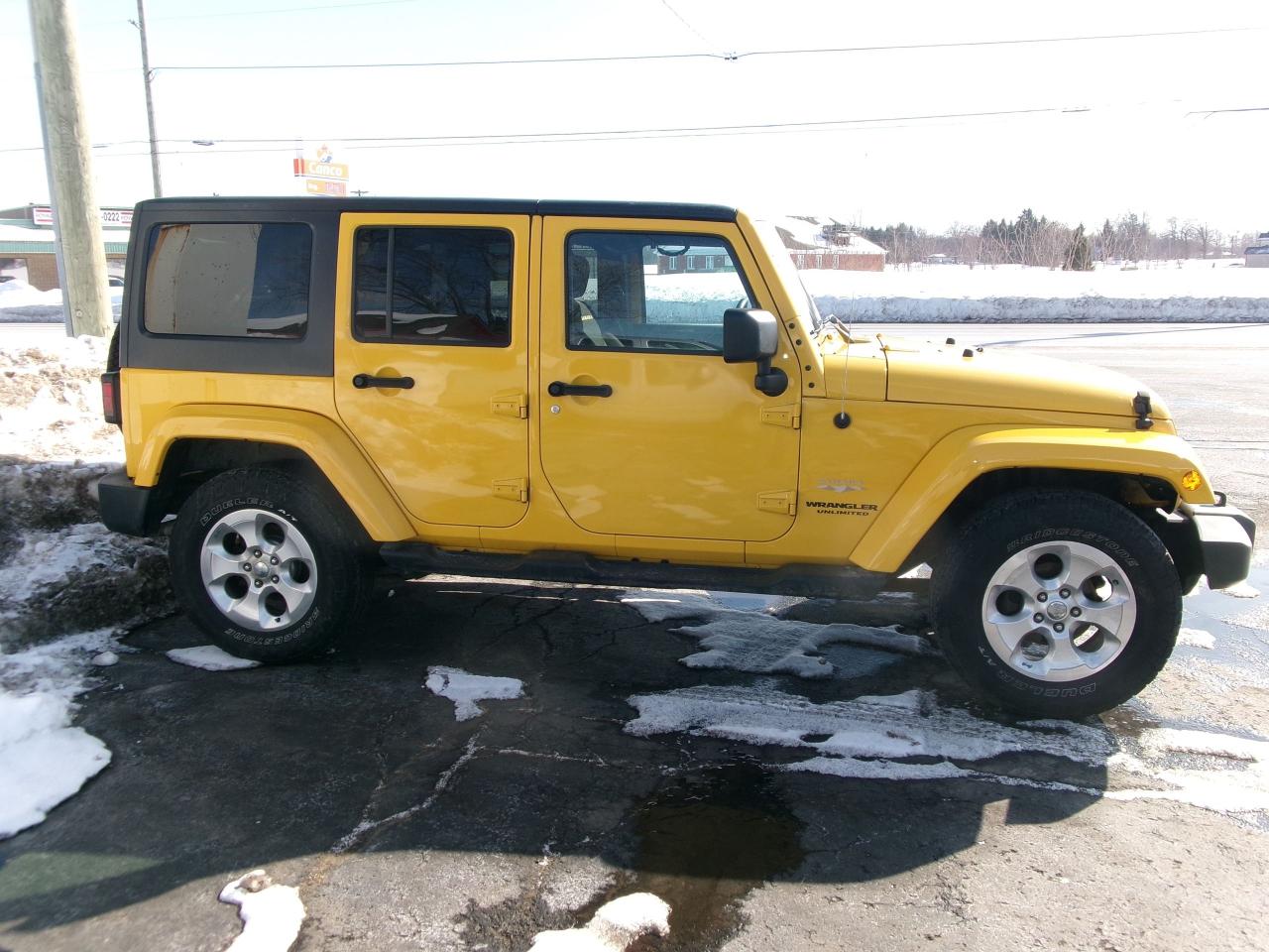 Used 2015 Jeep Wrangler Unlimited Sahara for sale in Fonthill, ON