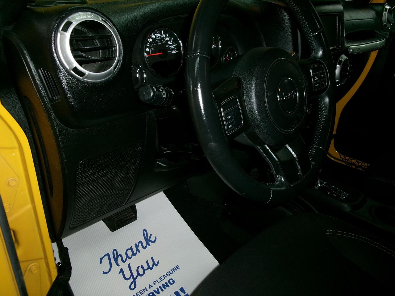 2015 Jeep Wrangler Unlimited Sahara Photo4