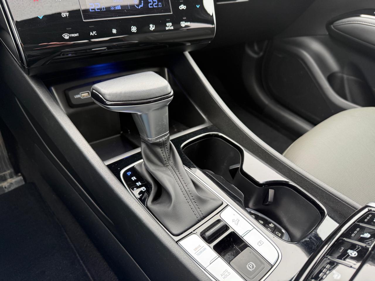 2023 Hyundai Santa Cruz Ultimate w/Colour Package NAV! Heated and Cooled Seats! Photo