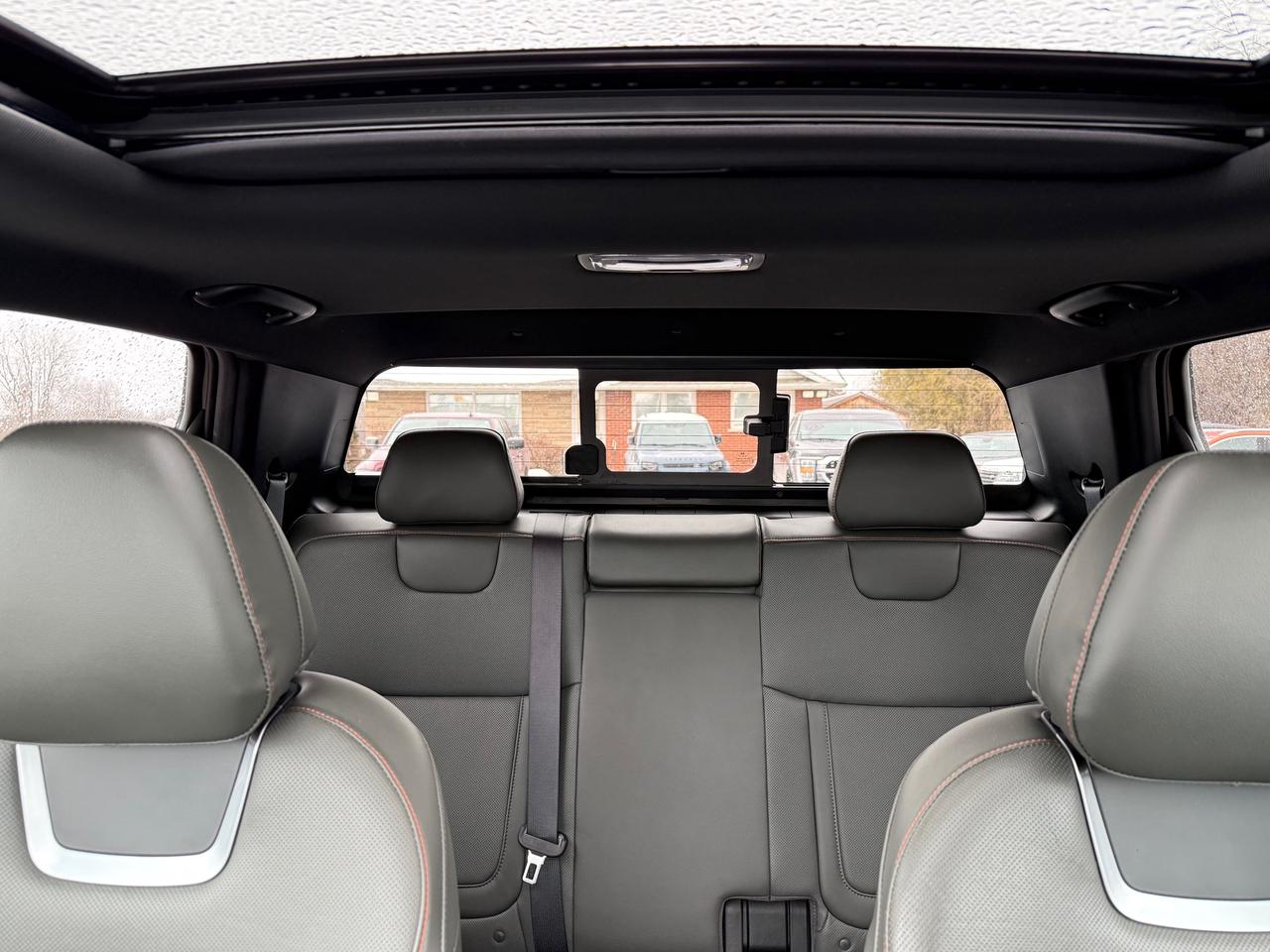 2023 Hyundai Santa Cruz Ultimate w/Colour Package NAV! Heated and Cooled Seats! Photo