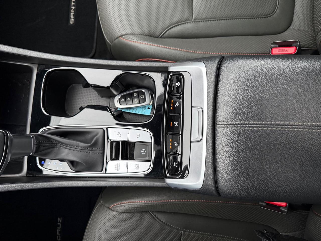 2023 Hyundai Santa Cruz Ultimate w/Colour Package NAV! Heated and Cooled Seats! Photo