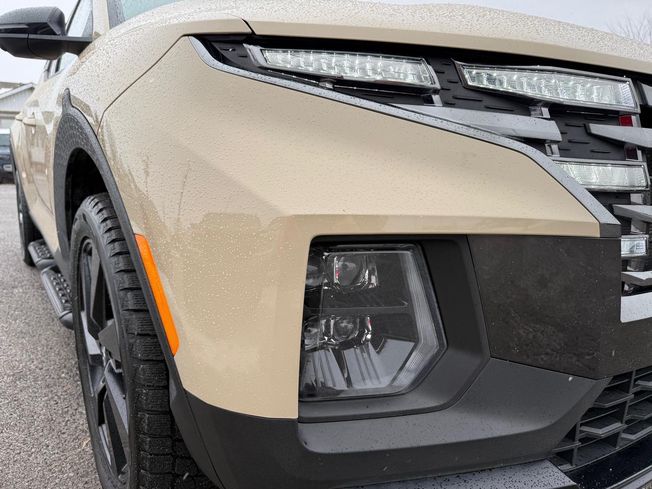 2023 Hyundai Santa Cruz Ultimate w/Colour Package NAV! Heated and Cooled Seats! Photo