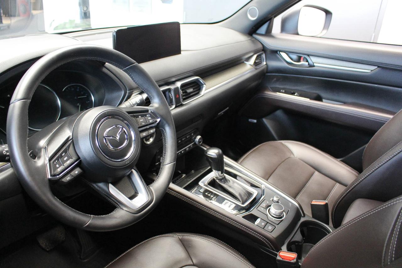 2024 Mazda CX-5 Signature HEADS UP DISPLAY - TURBO ENGINE - HEATED/VENTILATED SEATS Photo