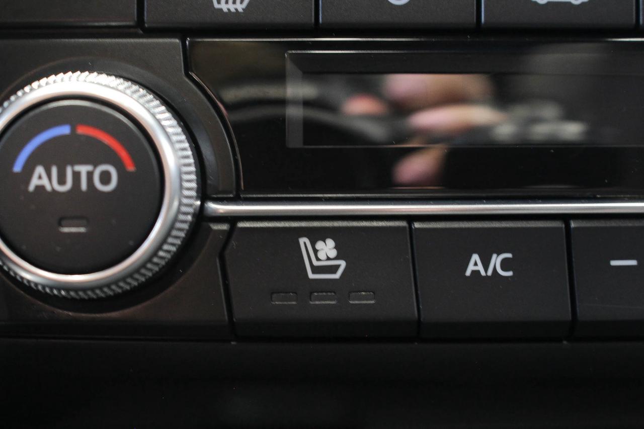 2024 Mazda CX-5 Signature HEADS UP DISPLAY - TURBO ENGINE - HEATED/VENTILATED SEATS Photo