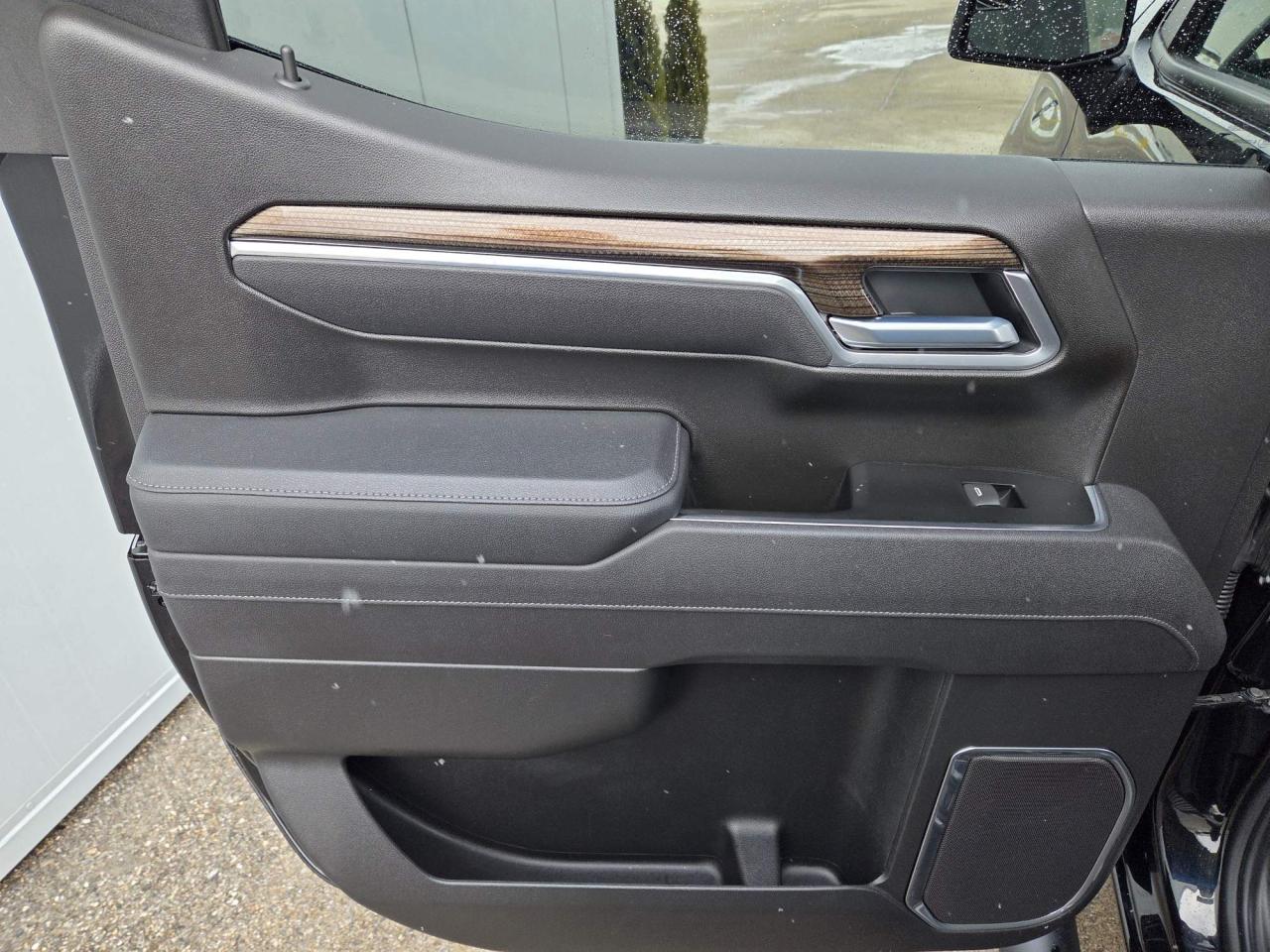 2025 Chevrolet Silverado 1500 RST Sunroof | Crew Cab | True North Edition | Z71 Photo