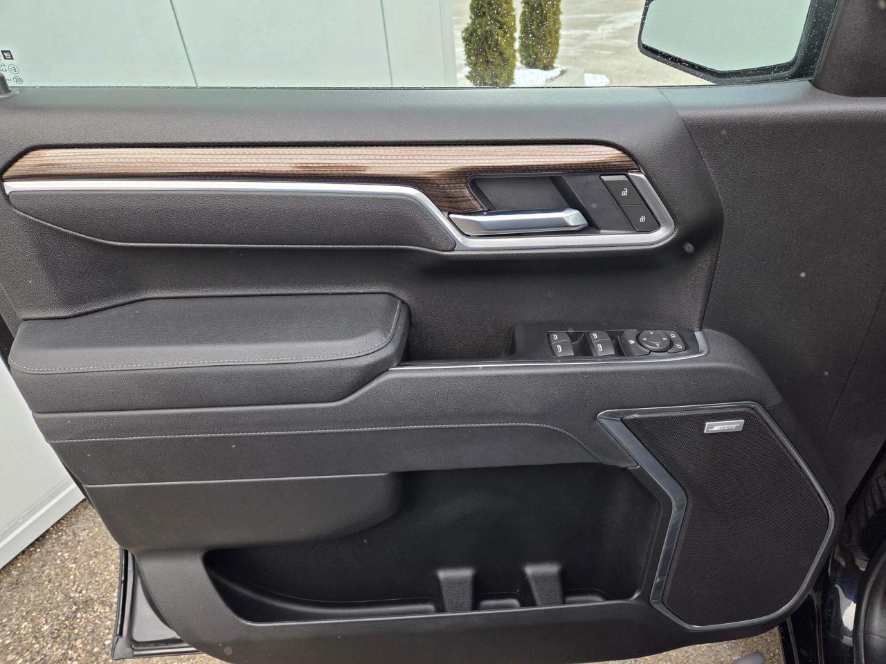 2025 Chevrolet Silverado 1500 RST Sunroof | Crew Cab | True North Edition | Z71 Photo