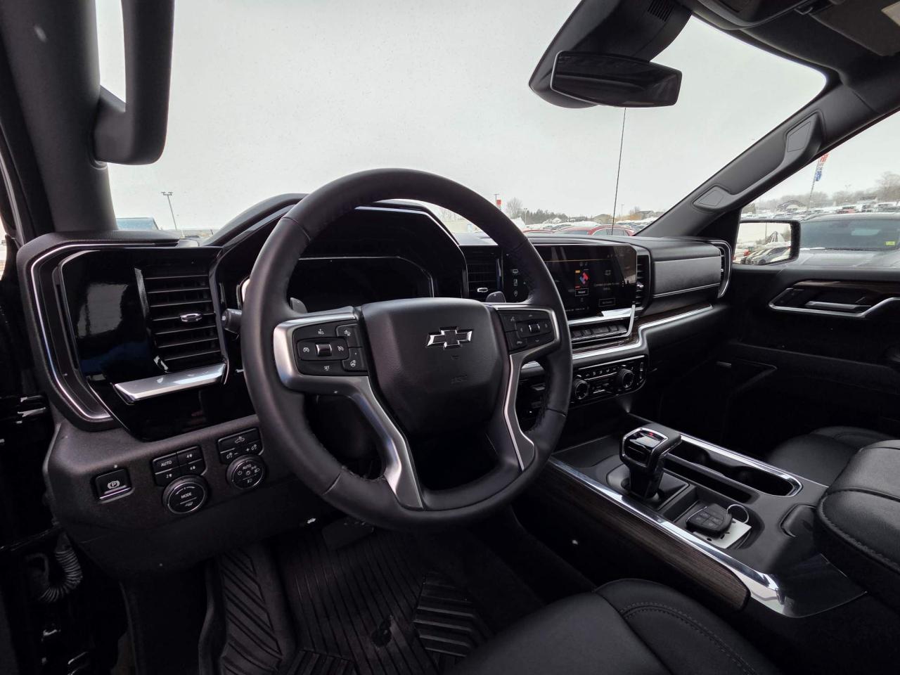 2025 Chevrolet Silverado 1500 RST Sunroof | Crew Cab | True North Edition | Z71 Photo