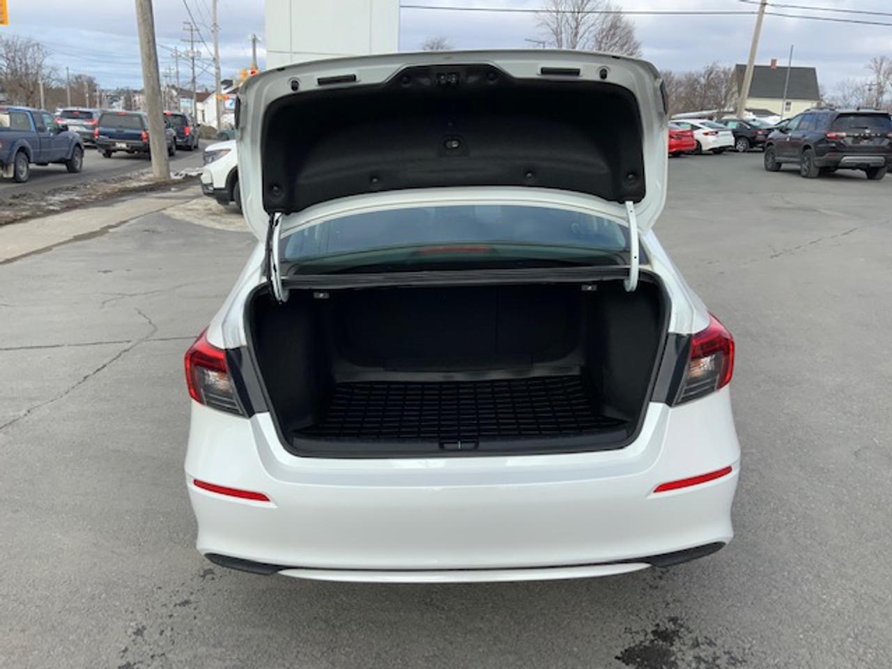 2023 Honda Civic SEDAN LX Photo