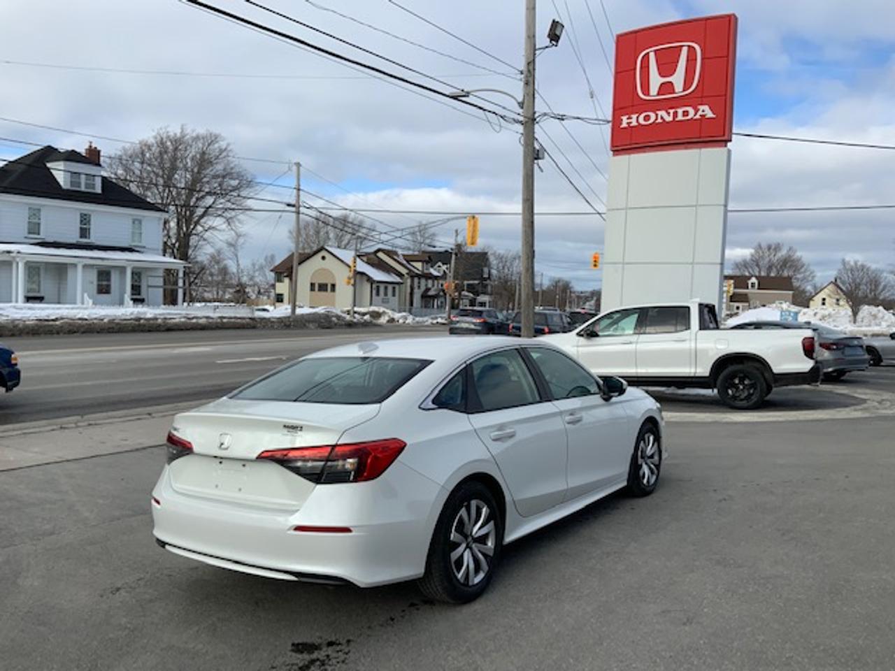 2023 Honda Civic SEDAN LX Photo