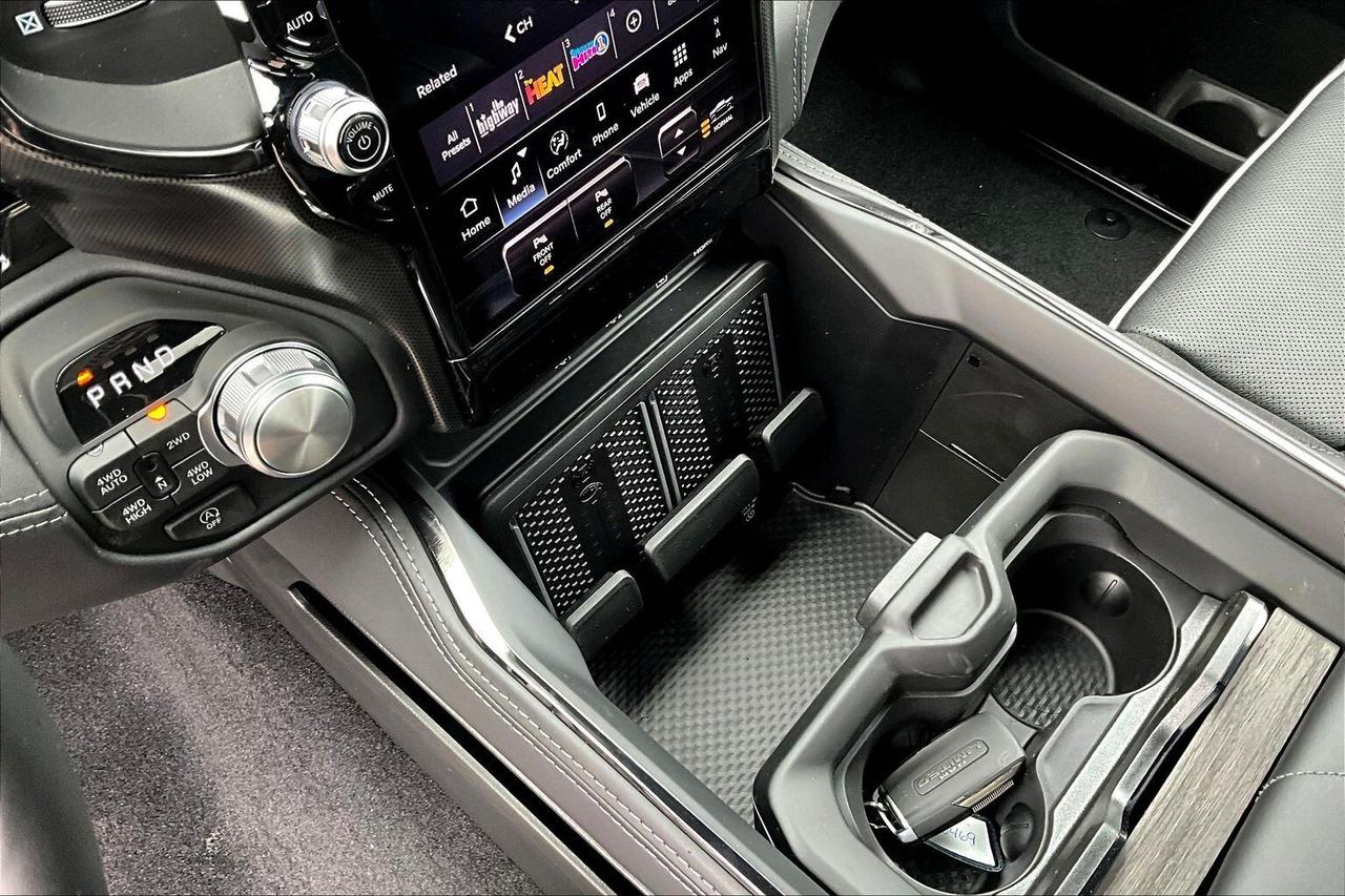 2026 RAM 1500 LIMITED | HEMI | Pano Roof | Level A | Night Pkg Photo