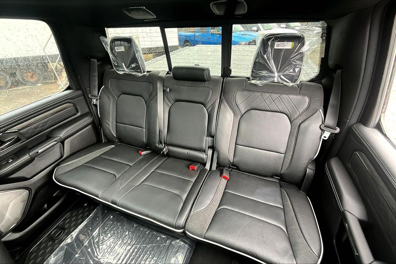 2026 RAM 1500 LIMITED | HEMI | Pano Roof | Level A | Night Pkg Photo