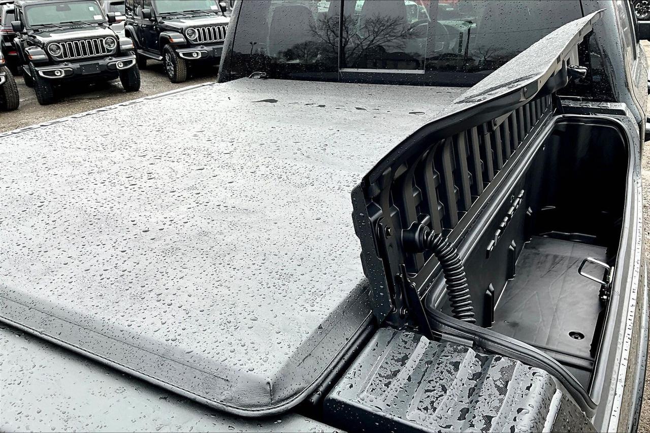 2026 RAM 1500 LIMITED | HEMI | Pano Roof | Level A | Night Pkg Photo