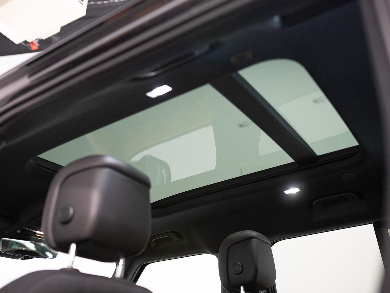 2022 Land Rover Defender P400 | X | 110 | PANO | HUD | MERIDIAN Photo