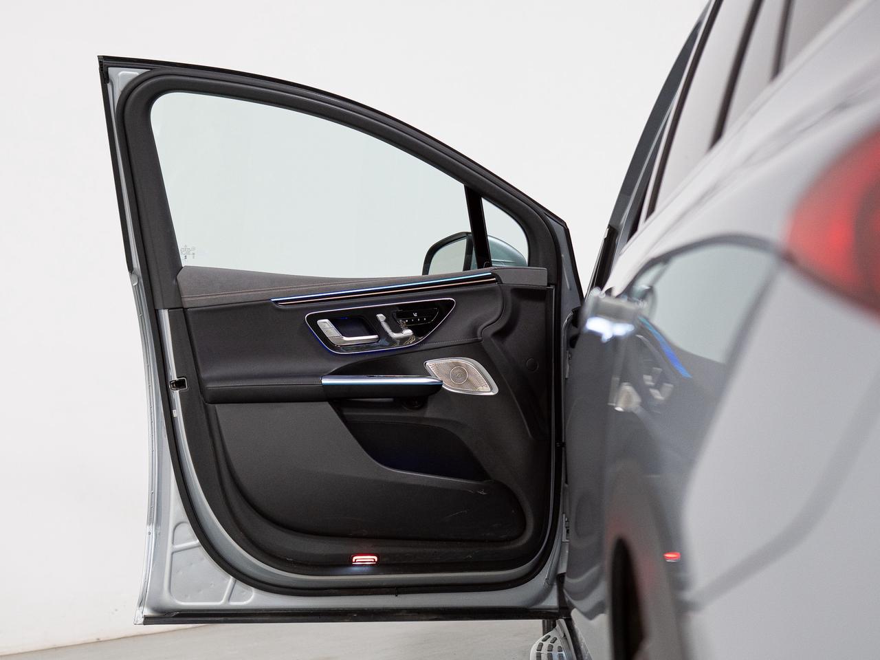 2023 Mercedes-Benz EQE 500 | AMG PKG | PANO | EXCLUSIVE PKG | 20 IN Photo