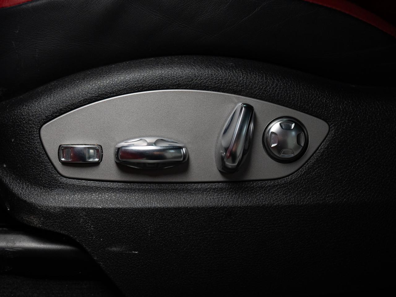 2023 Porsche Macan PREMIUM PLUS PKG | RED LEATHER | PANO | 20 IN Photo