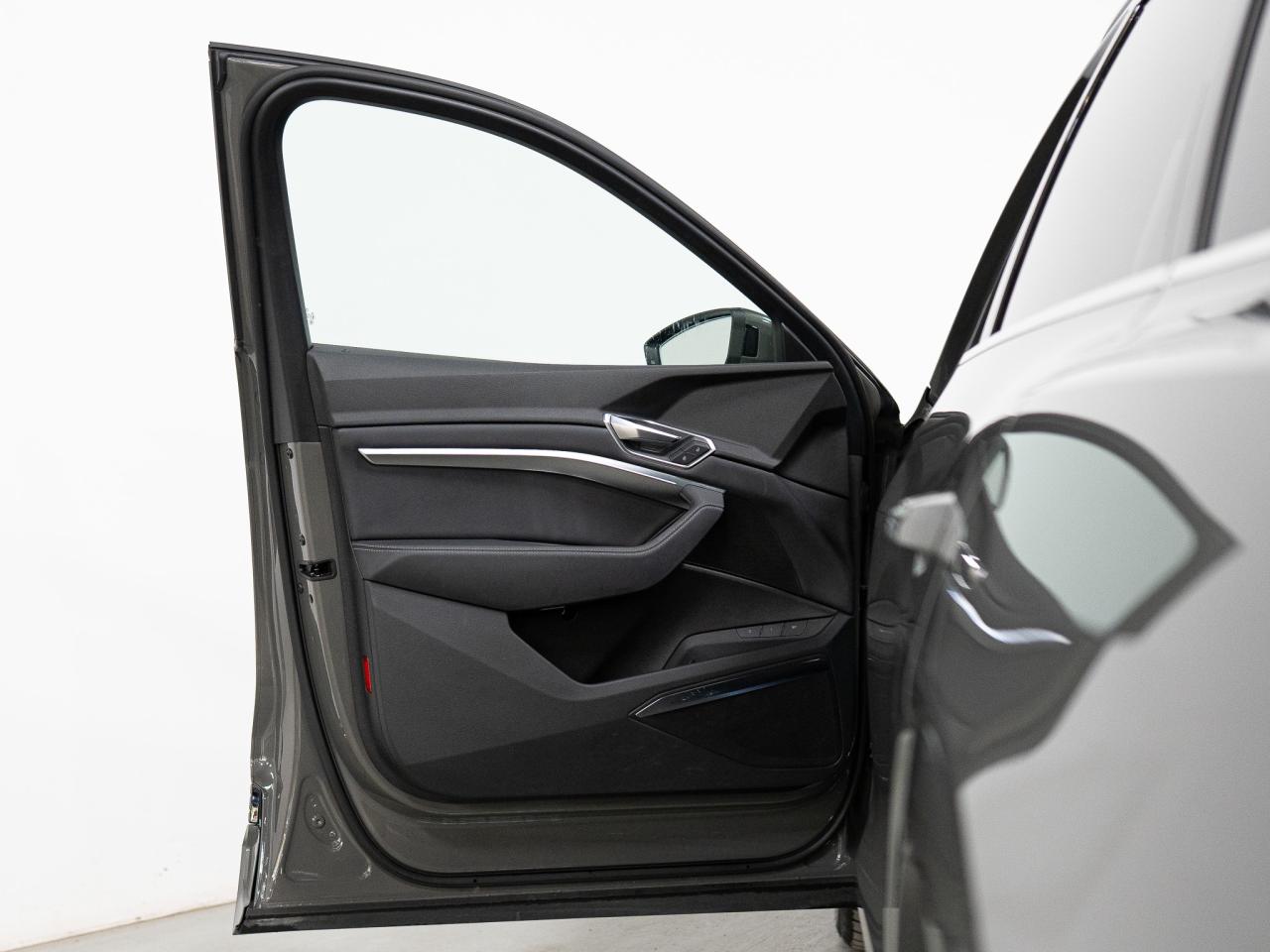 2023 Audi E-Tron TECHNIK | S-LINE | PANO | HUD | 20 IN Photo