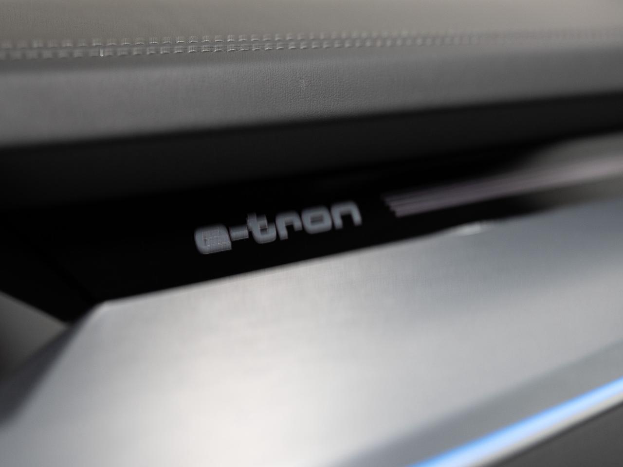 2023 Audi E-Tron TECHNIK | S-LINE | PANO | HUD | 20 IN Photo