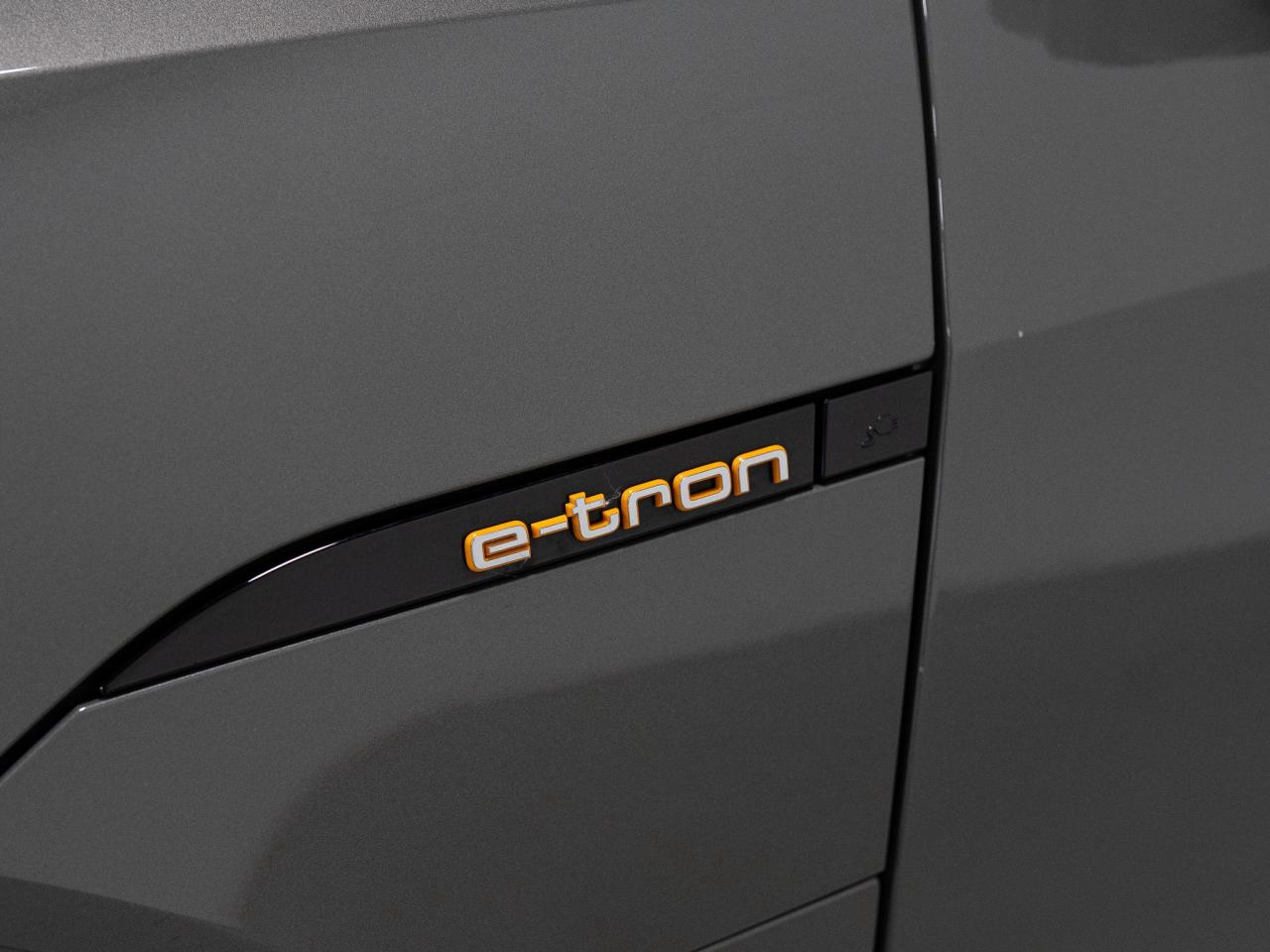 2023 Audi E-Tron TECHNIK | S-LINE | PANO | HUD | 20 IN Photo