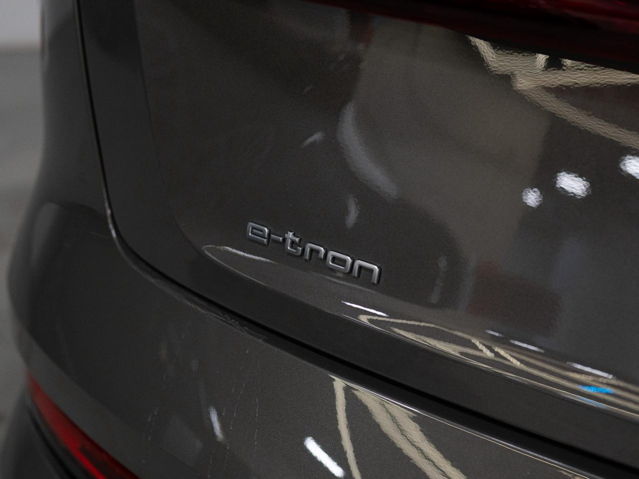 2023 Audi E-Tron TECHNIK | S-LINE | PANO | HUD | 20 IN Photo