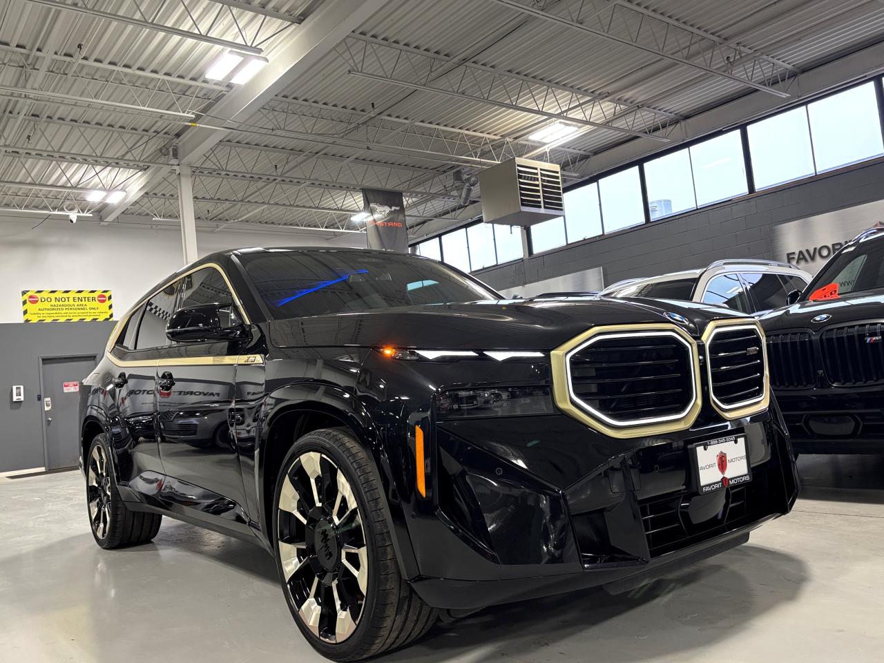 2024 BMW XM 644HP|AWD|NO LUX TAX|BOWERSDIAMOND|NAV|ARVIEW|HUD| Photo